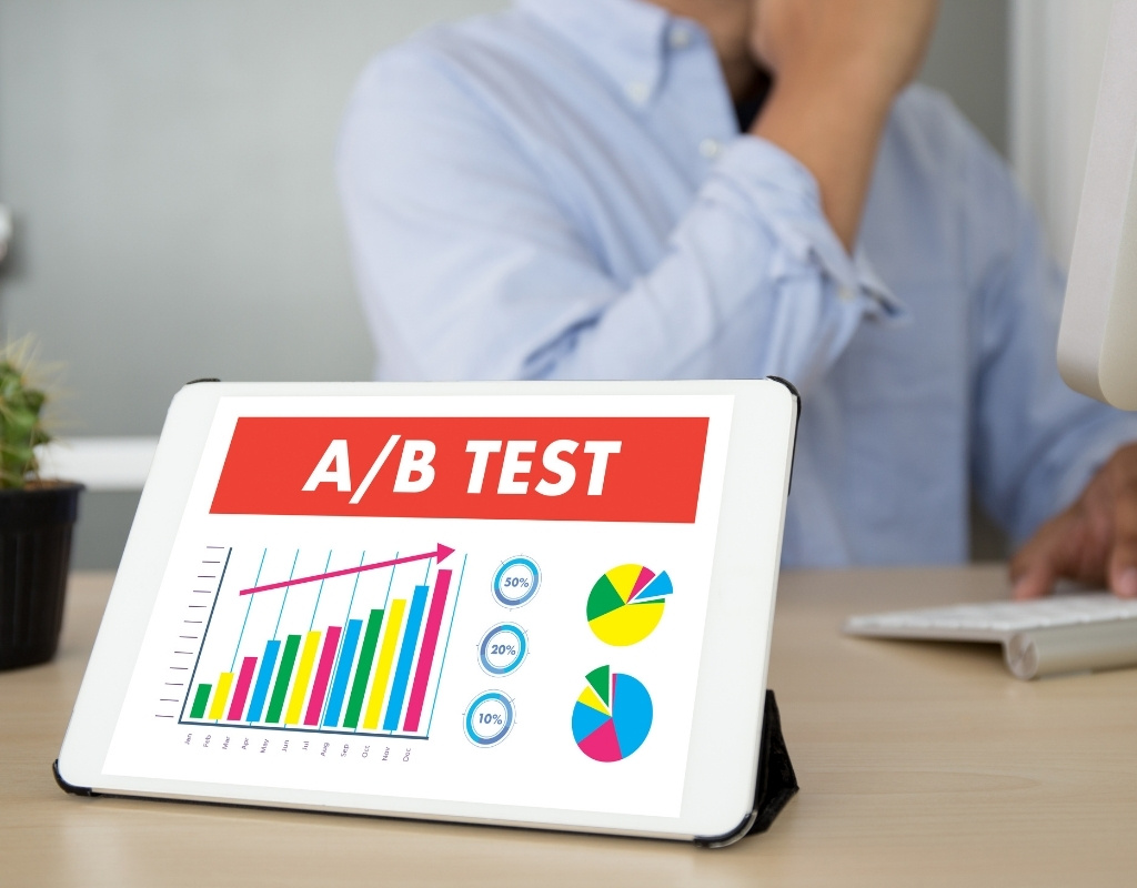 Jak przeprowadzić test AB na rekomendacjach przy użyciu Google Optimize